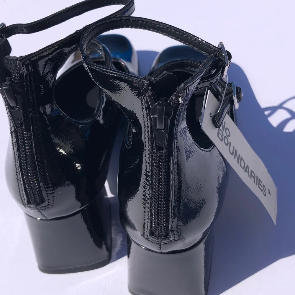 NWT Black Patten leather Mary Jane Style Block Heel Ankle Strap Size 9